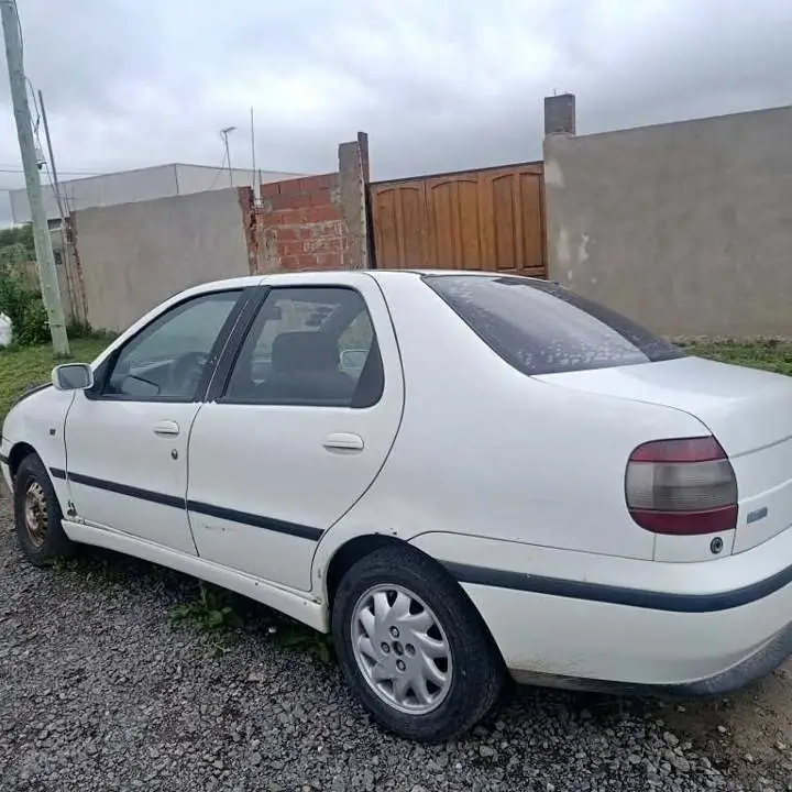 Vendo permuto Fiat Siena con GNC modelo 98 motor 1.6 16 válvulas