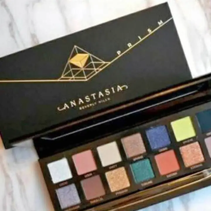 Paleta de Anastacia a elección + lata de brochas de regalo !