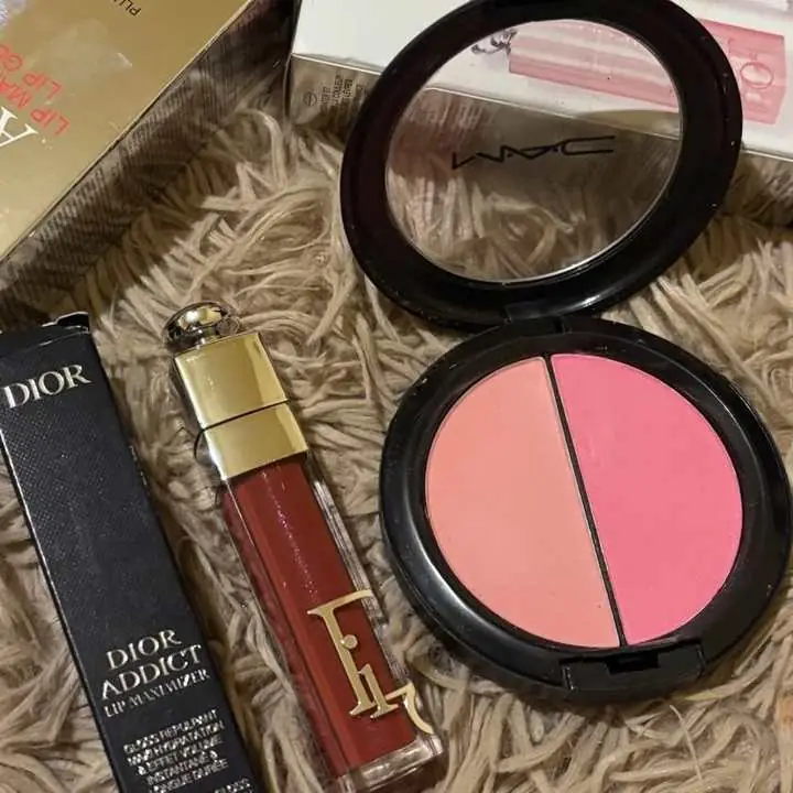 Gloss addict 020 + rubor dúo Pink