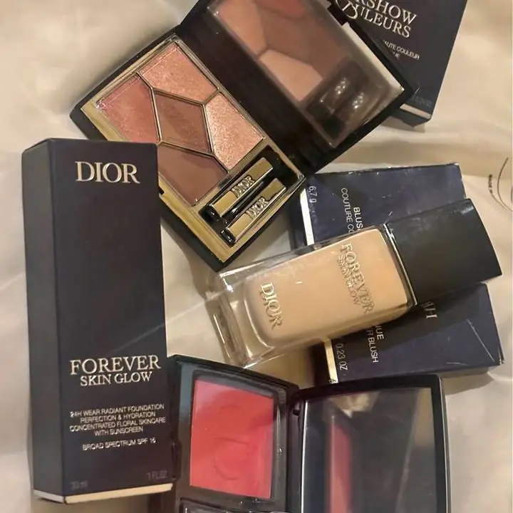 Box completo de maquillaje Dior único en stock !