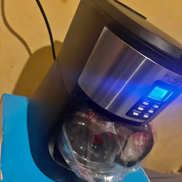 Cafetera expressa digital para café en grano o molido ! 6 tazas envíos o entregas personales