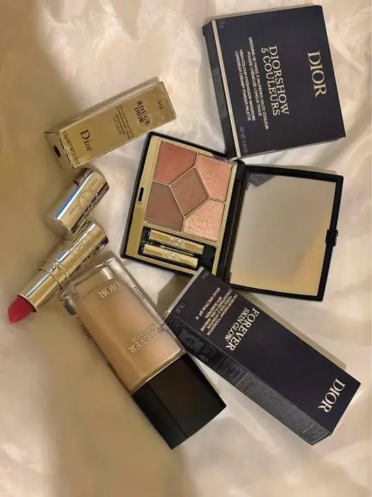 Set completo de maquillaje Dior envíos o entregas personales