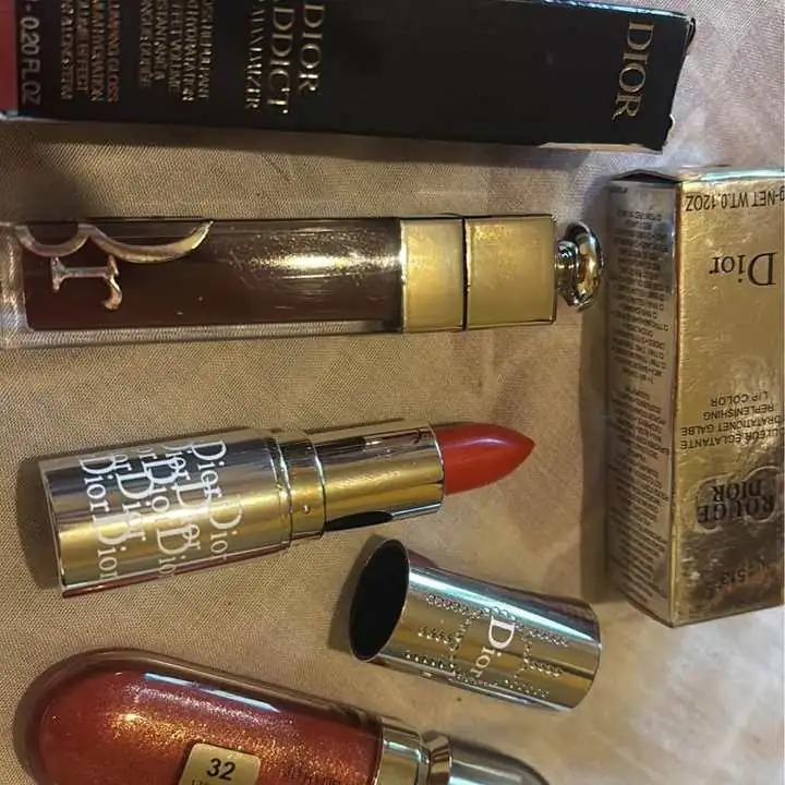 Promo por 3 labial ! Gloss addict 020 + gloss kiko 32+ labial mate barra