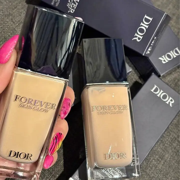 Base mate vidrio Forever glow Dior tono claro o medio