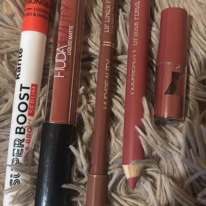 Serun de pestañas Rimel trasparente + set Huda labial indeleble + delineador de labios + labial lápi