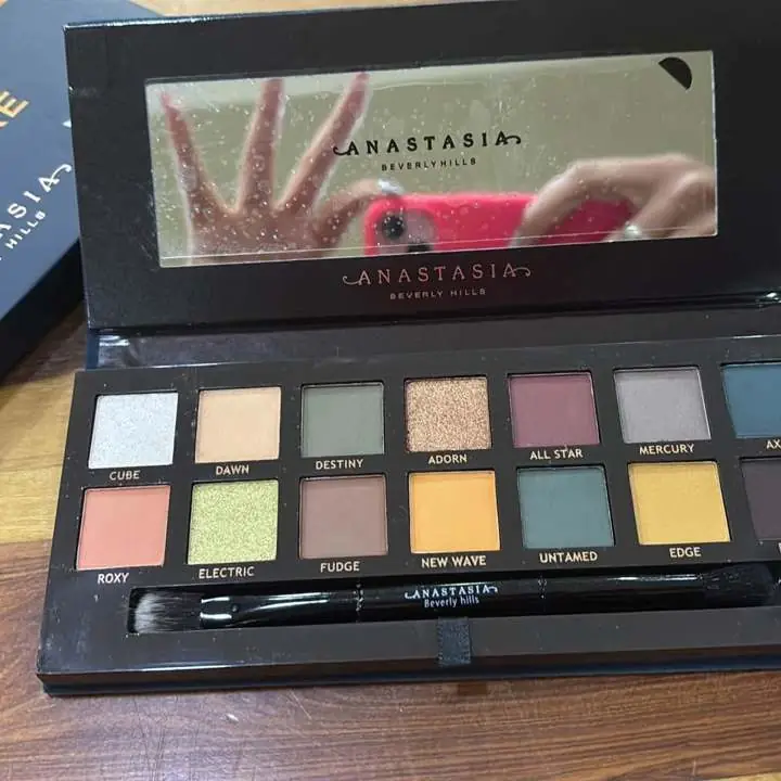 Promoción Paleta a elección + kit de maquillaje! Envíos o entregas personales todos los tonos