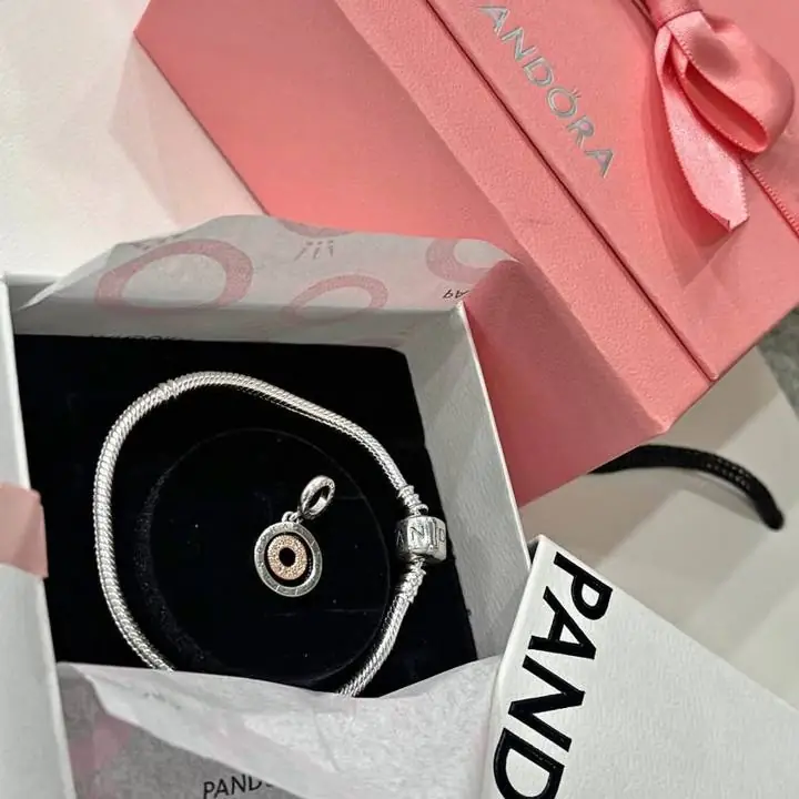 Pulsera plata 925 + charm sellados pandora en caja y bolsa!