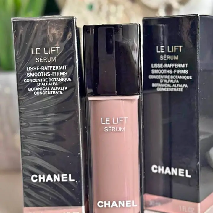 Serum de Chanel reafirmante ! Envíos o entregas personales!