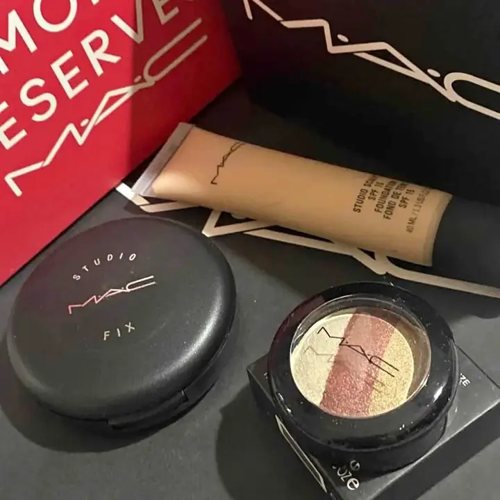 Set completo de maquillaje! Base compacta fix foundation + base en crema + sombra trío !