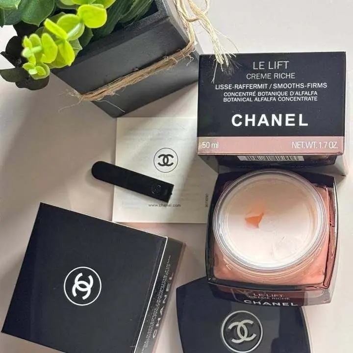 Crema Le Lif 50 ml con sus manuales selladas ! Lifting en 7 días !