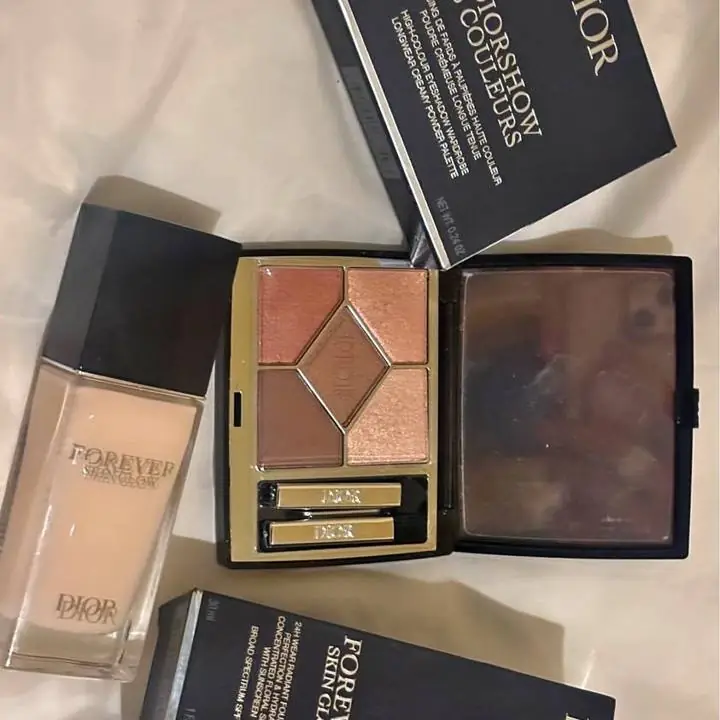 Paleta de sombras + base Forever glow tono claro Vto junio 2028
