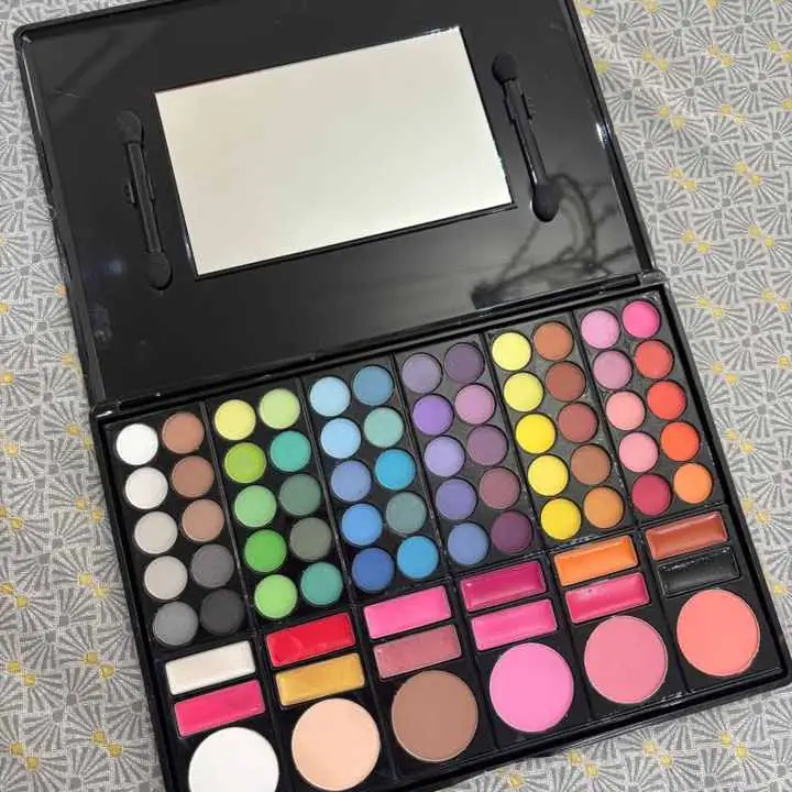 Paleta profesional ! Sombras rubores contorno corrector labiales espejo y aplicador