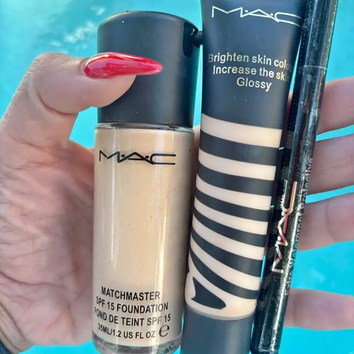 Base mate vidrio marchester + delineador fibra indeleble +corrector dúo envíos o entregas personales