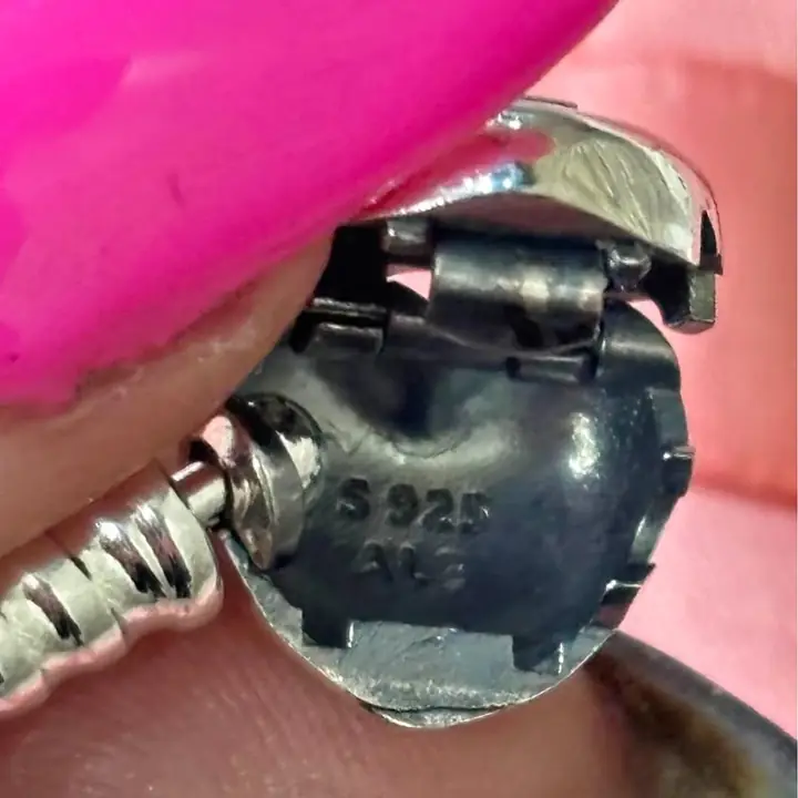 Pulsera corazón nueva a estrenar sin uso en su estuche ! 18 cm