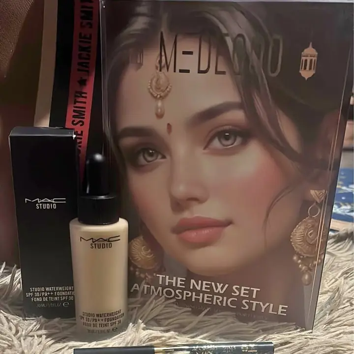 Book profesional 6 páginas de maquillaje + base mate vidrio + delineador negro retráctil