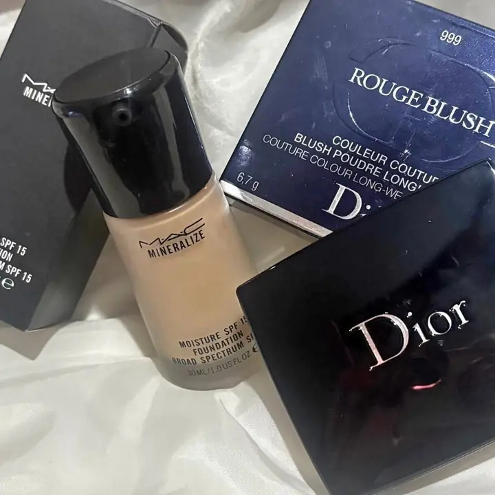Base mate vidrio mineralize súper cubritiva + rubor de Dior !