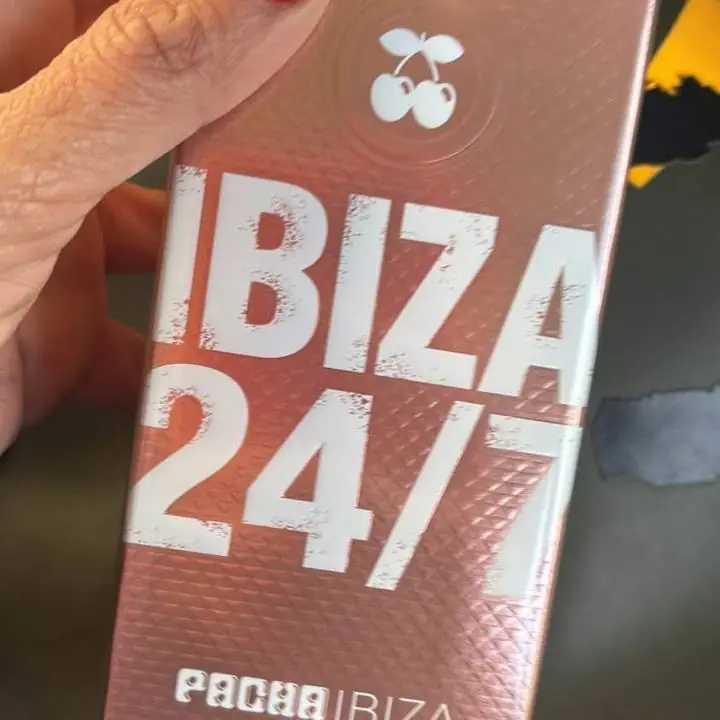 Perfume Stracto 80 ml + set de maquillaje! Envíos o entregas personales