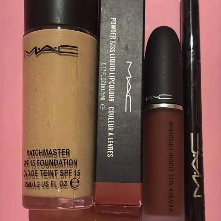 Base mate vidrio marchester + labial mate indeleble + delineador fibra indeleble