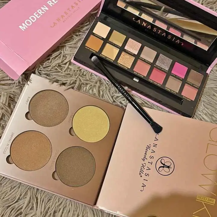 Set completo de maquillaje Anastacia envíos o entregas personales