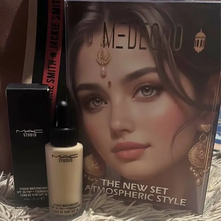 Book profesional completo + base mate water write + delineador retráctil negro !