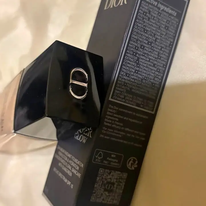 Base forever glow tono claro o medio dior
