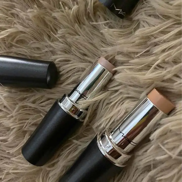 Corrector base dúo barra retráctil Mac ! Claro medio / medio oscuro