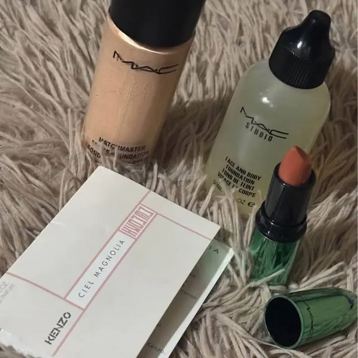 Set completo de maquillaje ! Base mate vidrio marchester serum visage + labial mate barra