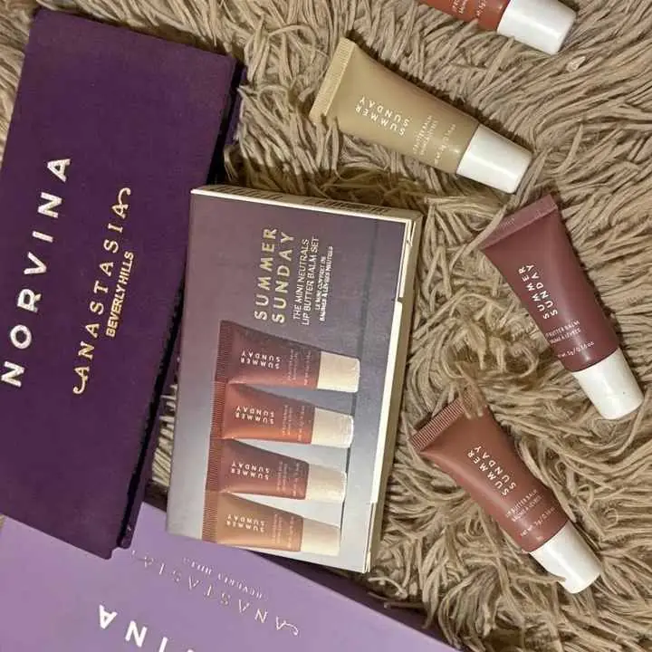 Paleta de Anastacia norvina + caja de labial gloss natural verano 2026 !