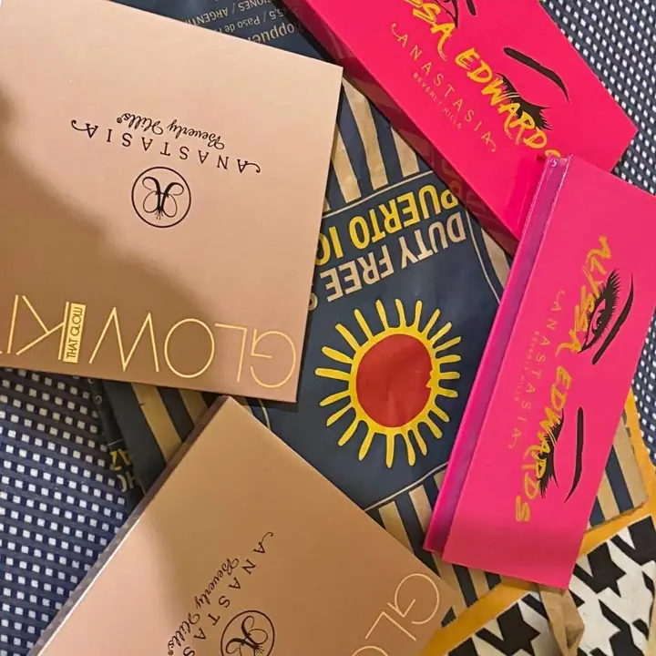 Paleta profesional de Anastacia + paleta de iluminación y contorno !
