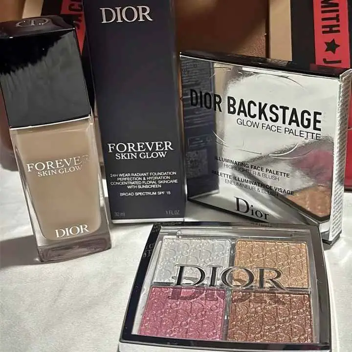 Base Forever Dior + paleta de iluminador 001 + gloss kiko