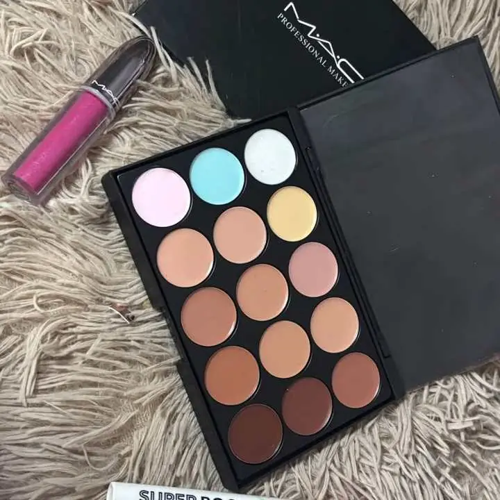 Paleta + gloss color a elección + Rimel serum large effect alarga da volumen y fortalece las pestaña