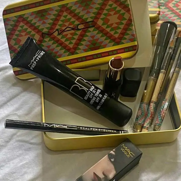 Set ideal para regalar ! Completo de maquillaje