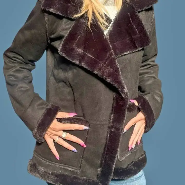 Tapados todos con piel temporada invierno 2026 ! Talle s m y l
