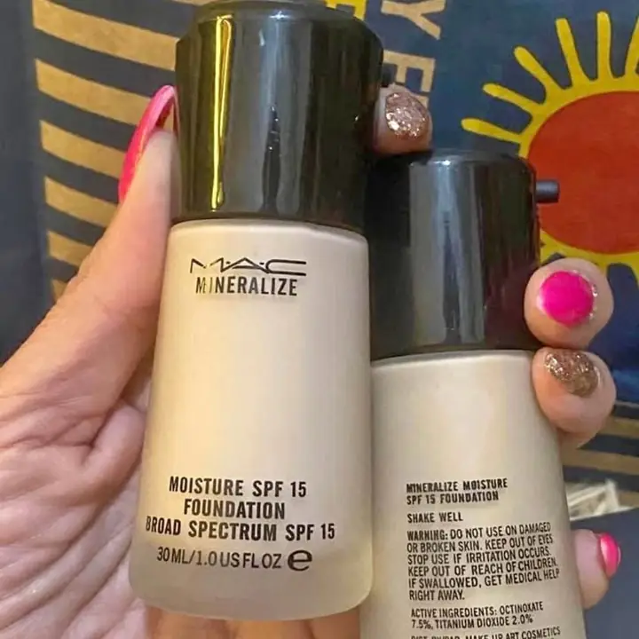 Base mate vidrio mineralize + delineador negro fibra de regalo !