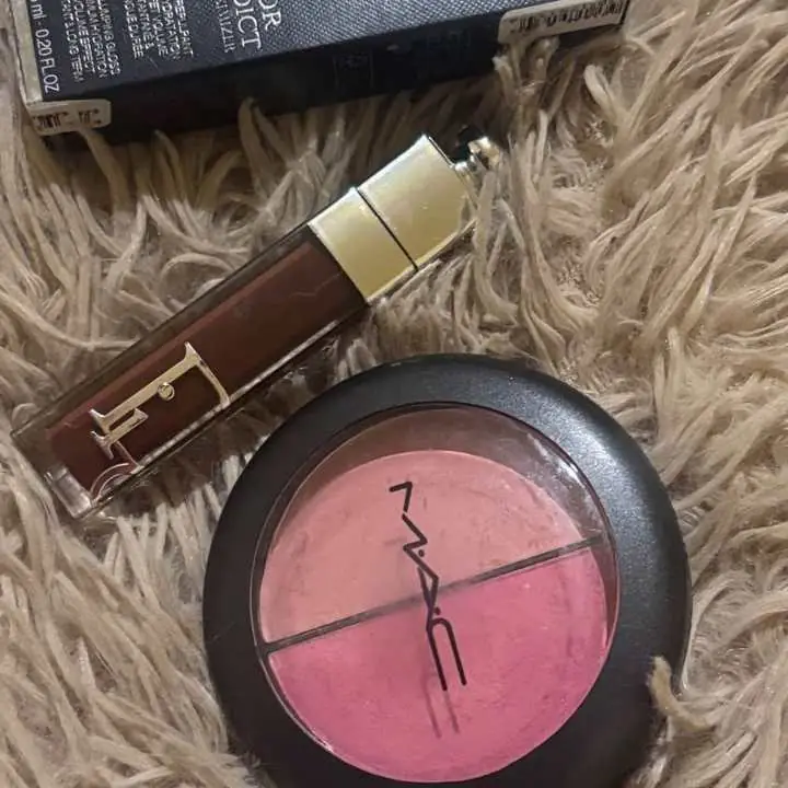 Rubor dúo Pink Mac + gloss 020 addict !