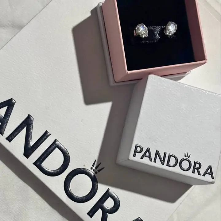 Aros gota con piedra blanca strass Pandora !