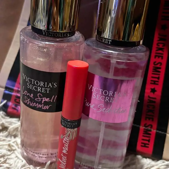 Shimmer + dos y splash puré seduction + labial mate indeleble drama ! Victorias Secret