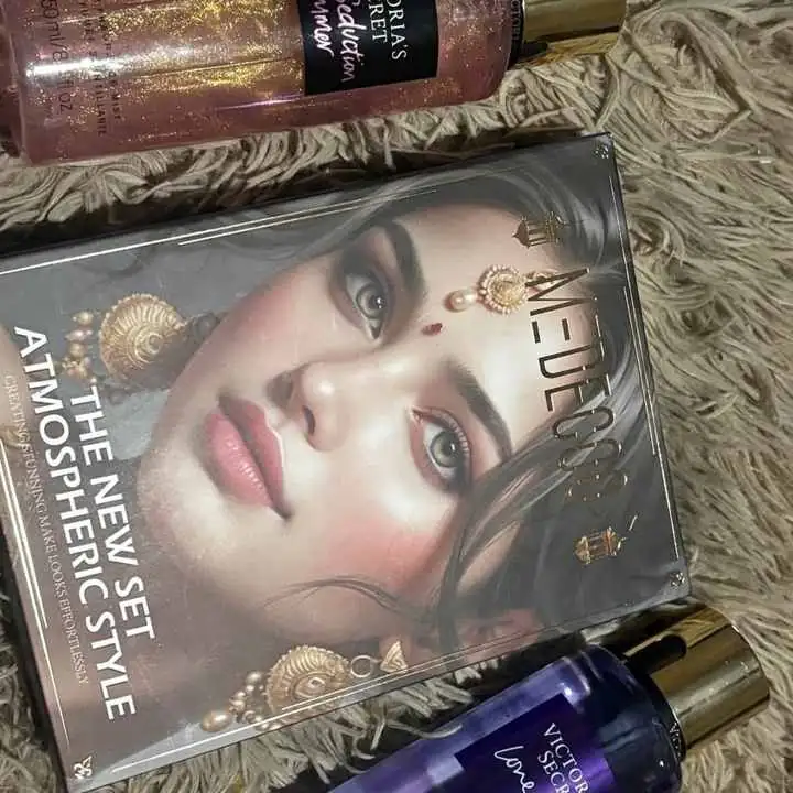 Book profesional de maquillaje + dos body splash ! Envíos o entregas personales