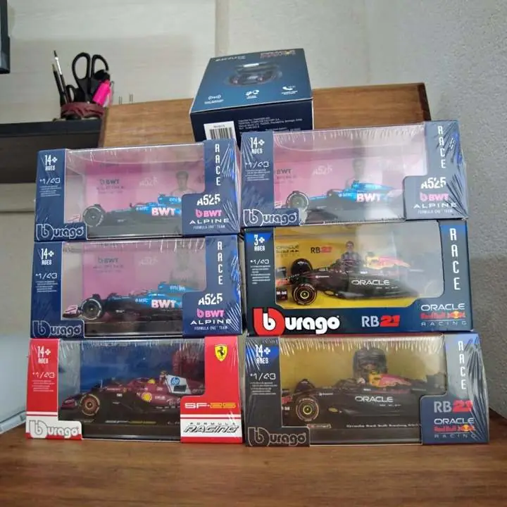Auto a escala burago 1:43 formula 1 (2025) - ver descripcion