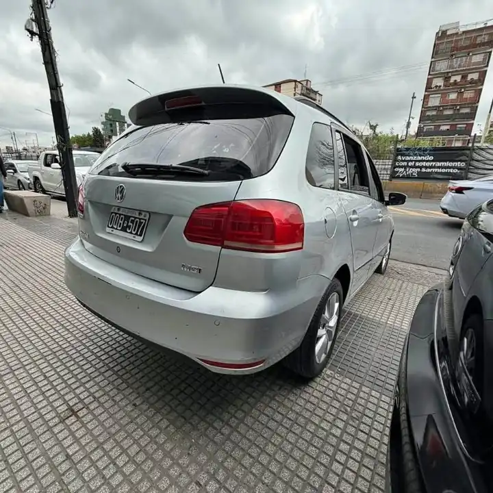 Volkswagen Suran Higline 1.6 2015