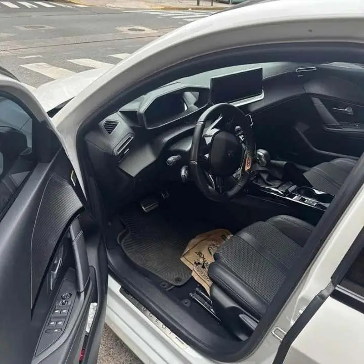 Vendo Peugeot 208 Gt T200 At 25.000km