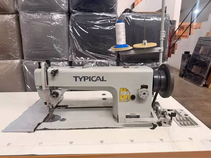 Máquina coser typical
