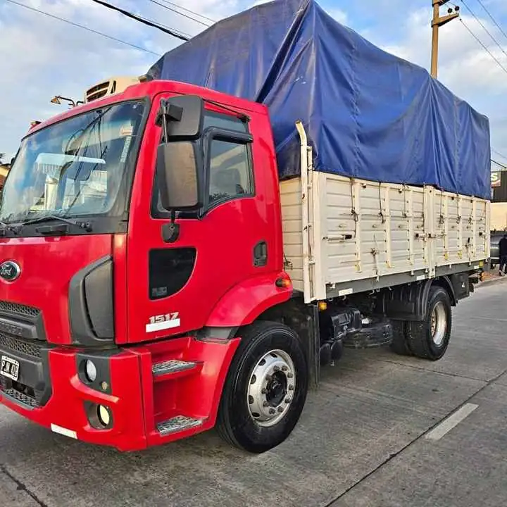Ford cargo 1517 2015 carrosado