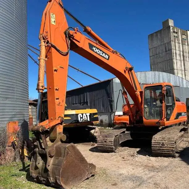 Vendo excavadora doosan 225 año 2008