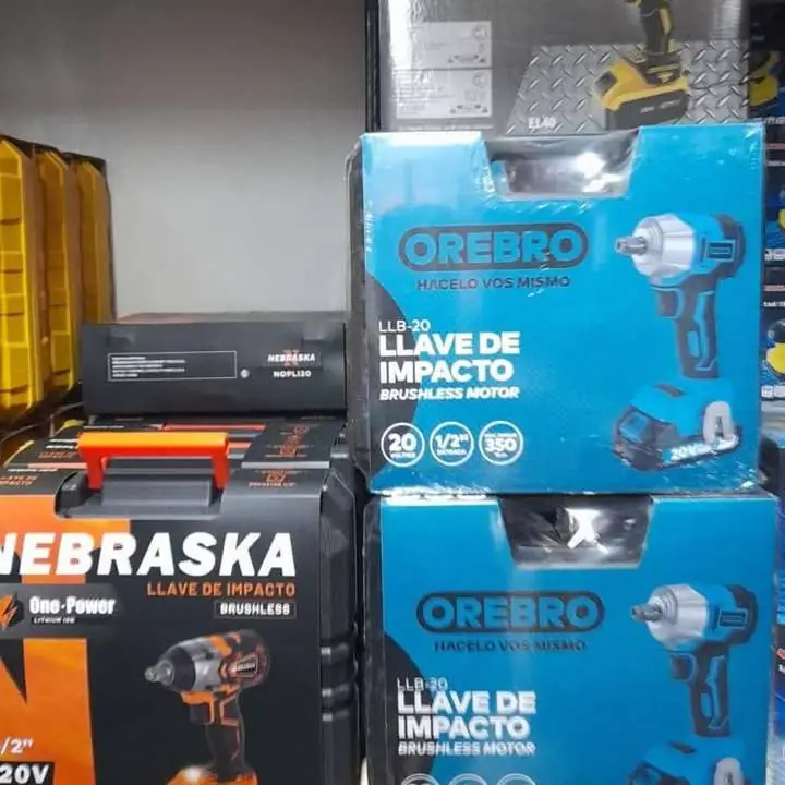 Llave impacto de media a batería
