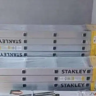 Escalera 4x4 Stanley con plataforma
