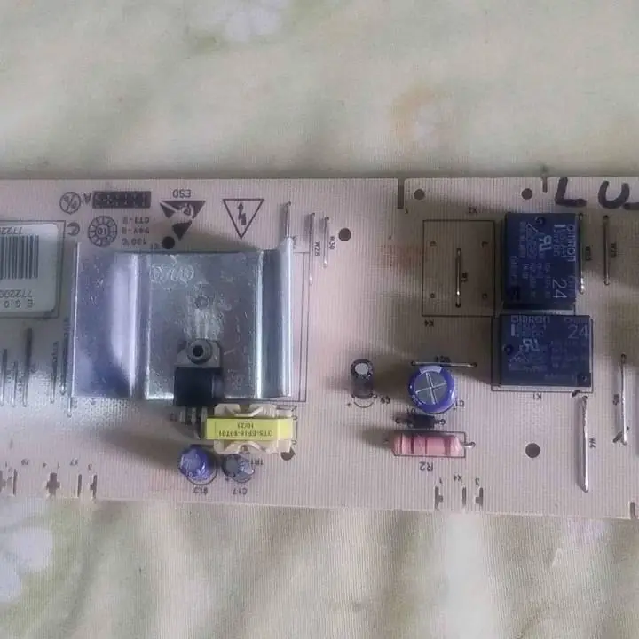 Plaqueta electrónica funcionando de lavarropas eslabón de lujo EFE 70A