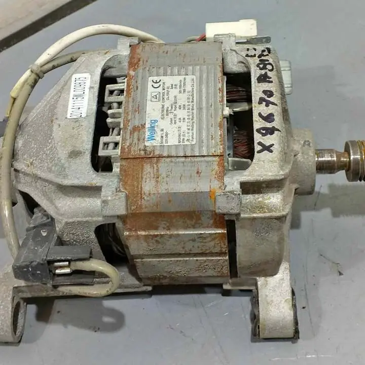 Motor funcionando de lavarropas top house XQG70 a812e