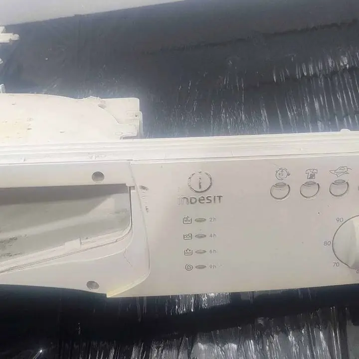 Frente panel y jabonera de lavarropas Ariston WIL62