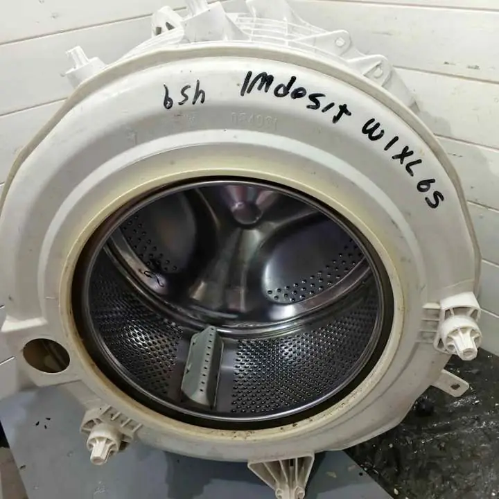 Cuba sellada de lavarropas ariston Indesit wixl 65